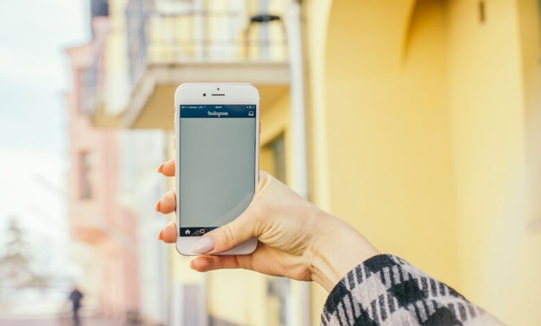 هاتف ذكي في فنلندا - صورة تعبيرية لخدمات MyKanta