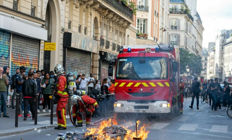 عنصر إطفاء في فرنسا - صورة أرشيفية وليست من الحادث
