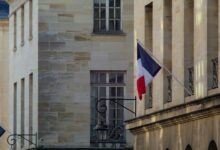 صورة توضيحية لمبنى تعليمي في فرنسا وليست لمدرسة الغزالي
