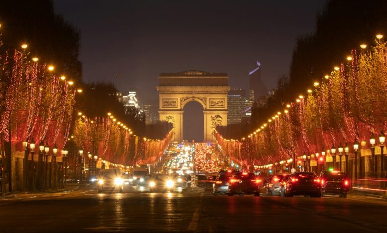 جادة الشانزليزيه في باريس