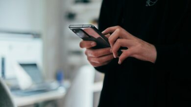 رسائل الهاتف والاحتيال الإلكتروني - صورة توضيحية
